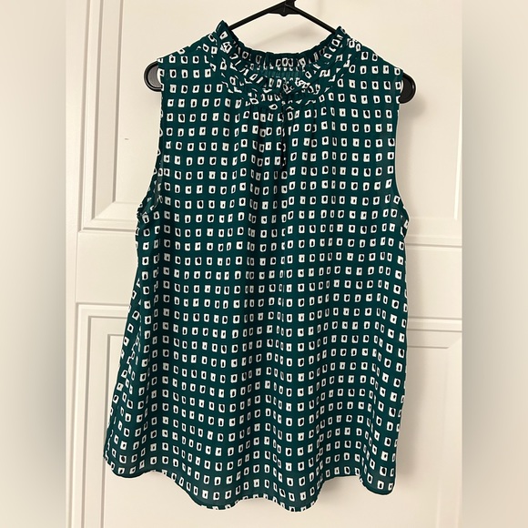 Ann Taylor Factory Top - Picture 1 of 4